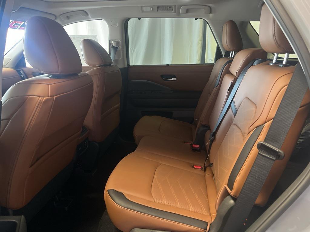 new 2025 Nissan Pathfinder car, priced at $46,348