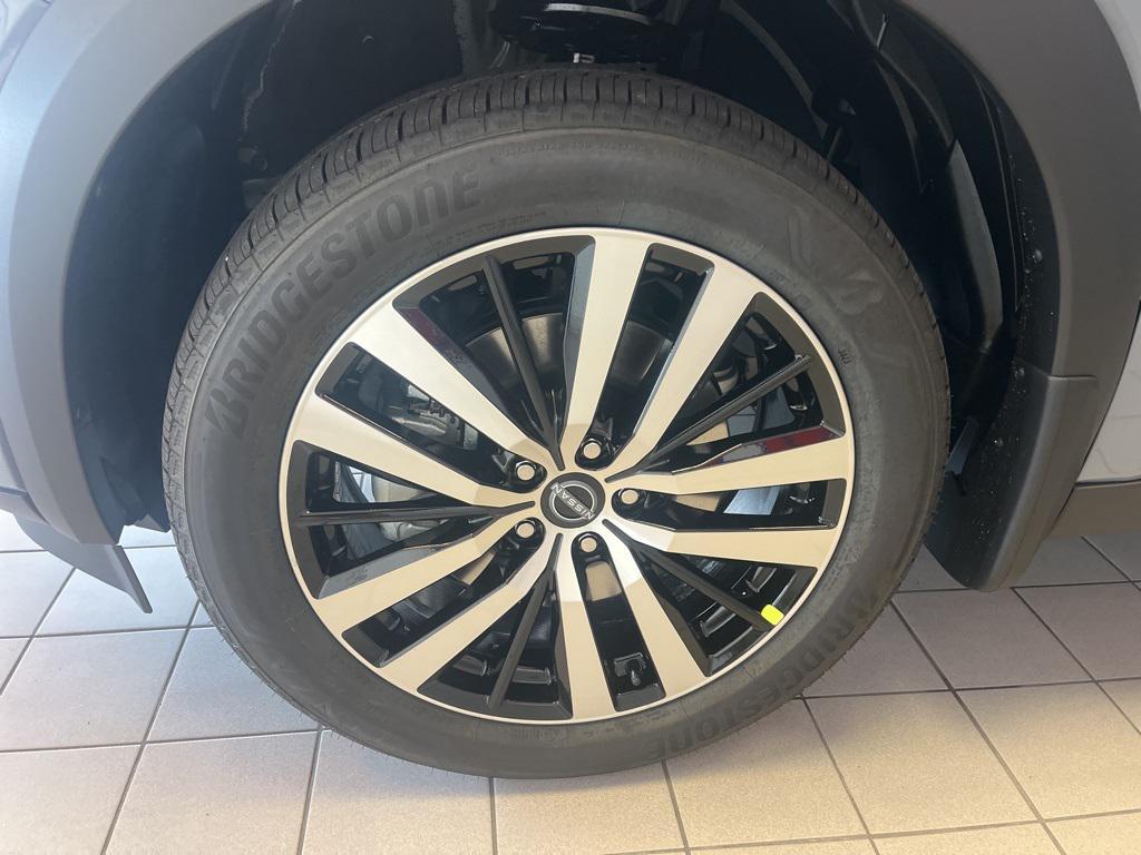 new 2025 Nissan Pathfinder car, priced at $46,348