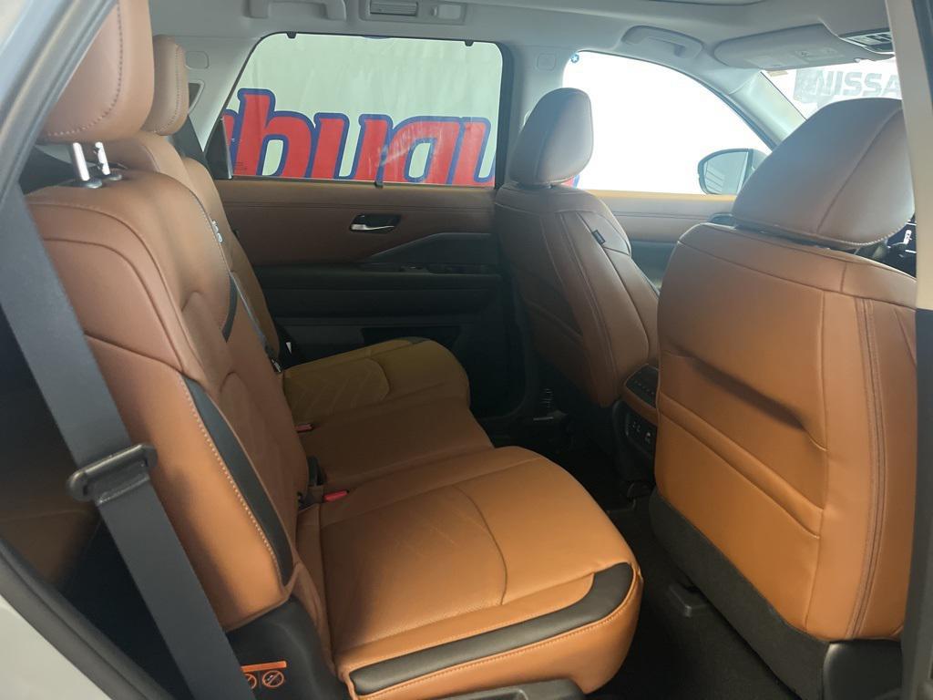 new 2025 Nissan Pathfinder car, priced at $46,348