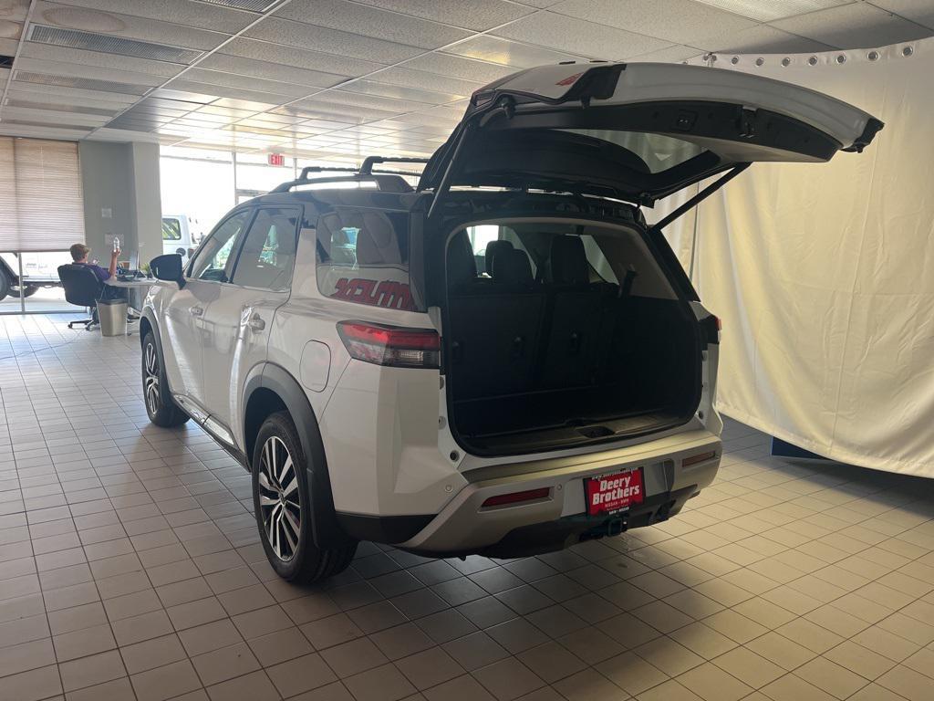 new 2025 Nissan Pathfinder car, priced at $54,125