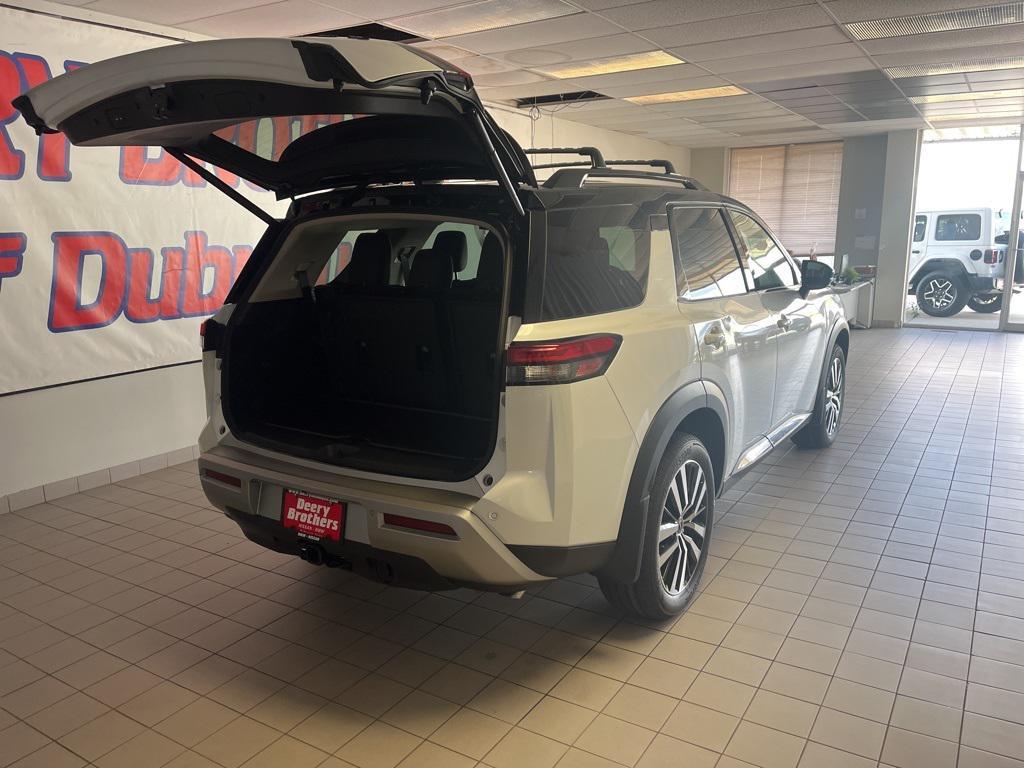new 2025 Nissan Pathfinder car, priced at $54,125