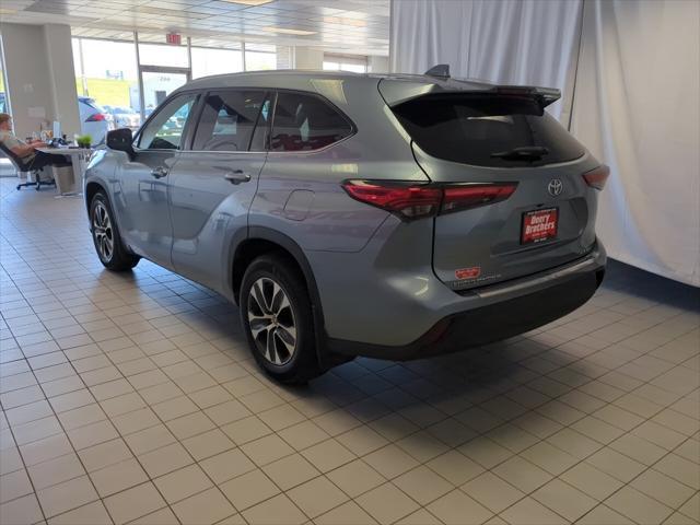 used 2020 Toyota Highlander car, priced at $30,873