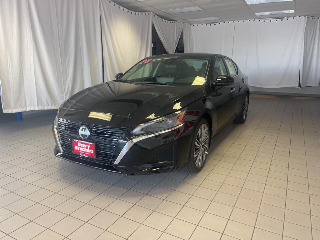 new 2025 Nissan Altima car, priced at $35,301