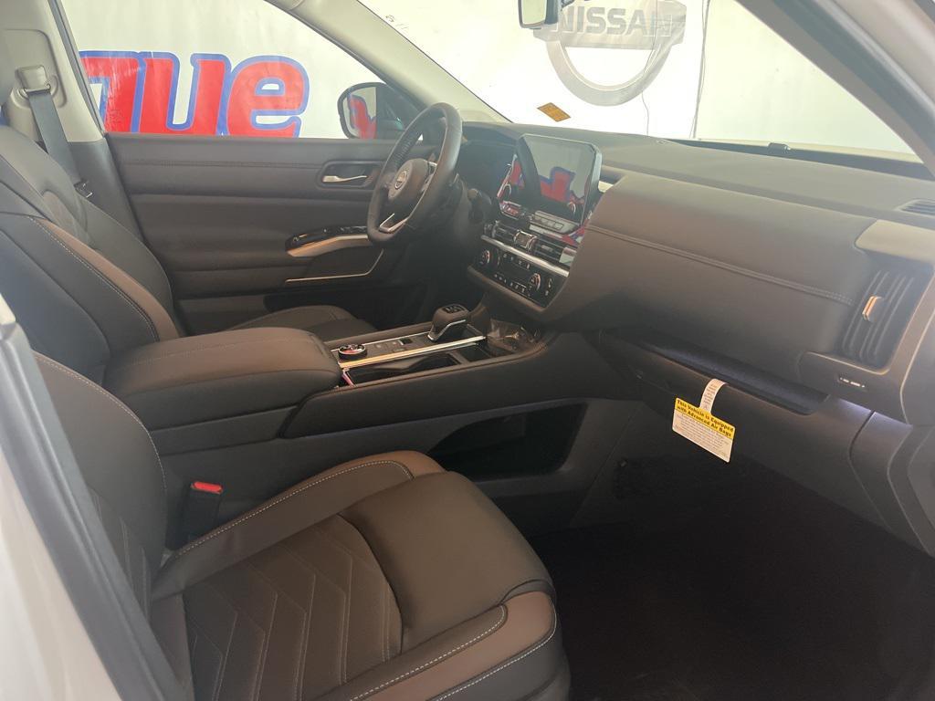 new 2025 Nissan Pathfinder car, priced at $53,738