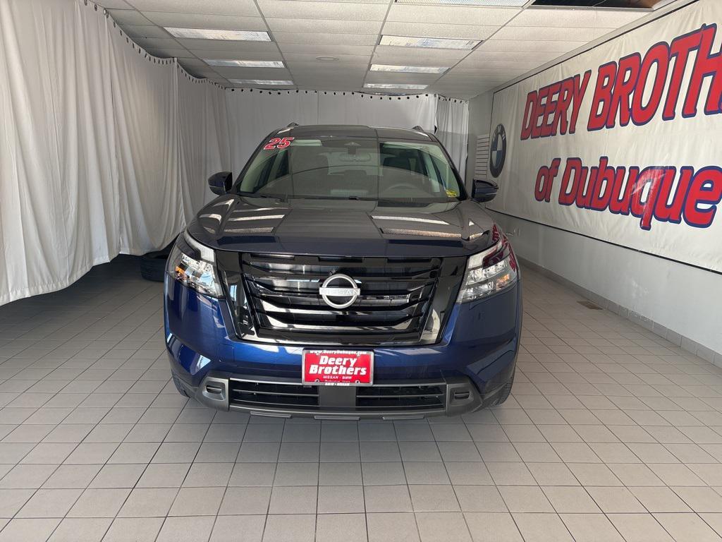 new 2025 Nissan Pathfinder car, priced at $37,278