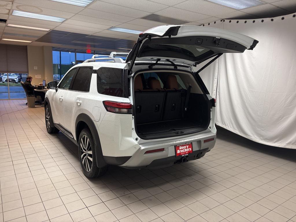 new 2025 Nissan Pathfinder car, priced at $48,901
