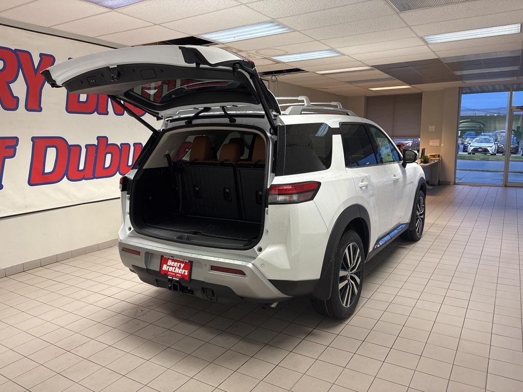 new 2025 Nissan Pathfinder car, priced at $48,901
