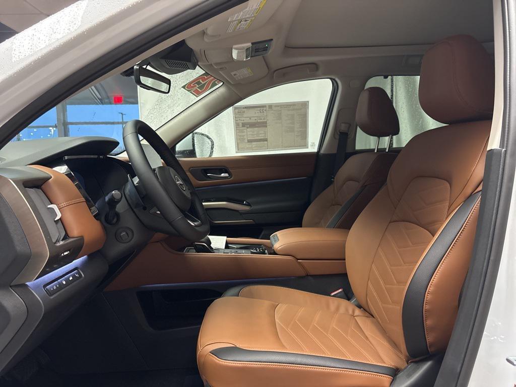 new 2025 Nissan Pathfinder car, priced at $48,901