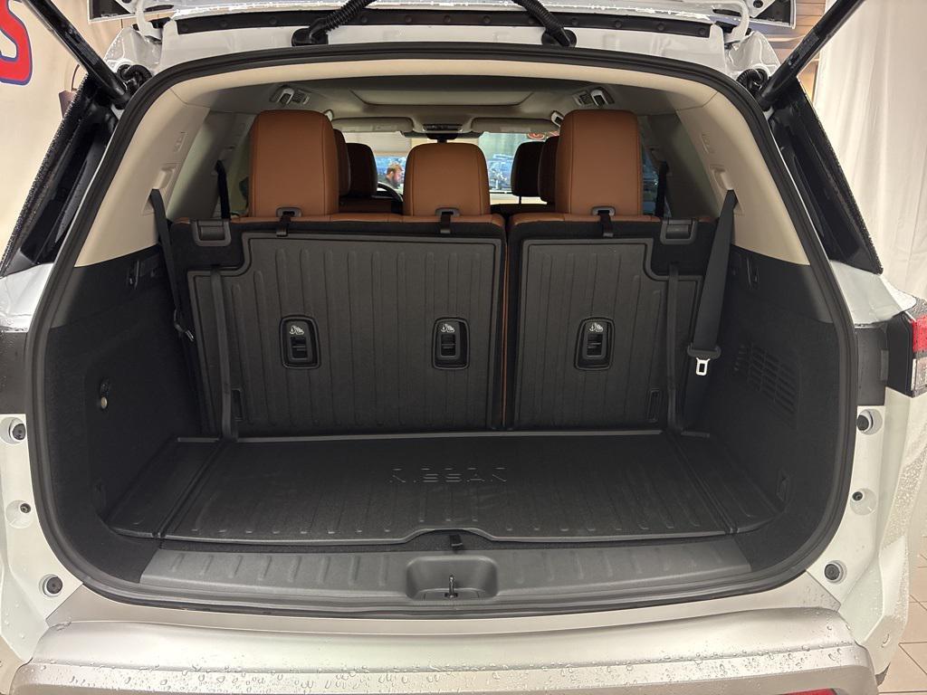 new 2025 Nissan Pathfinder car, priced at $48,901