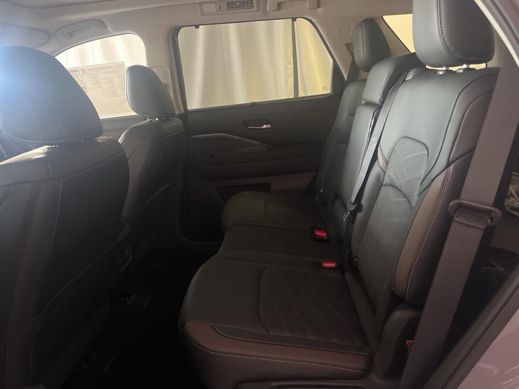 new 2025 Nissan Pathfinder car, priced at $54,331