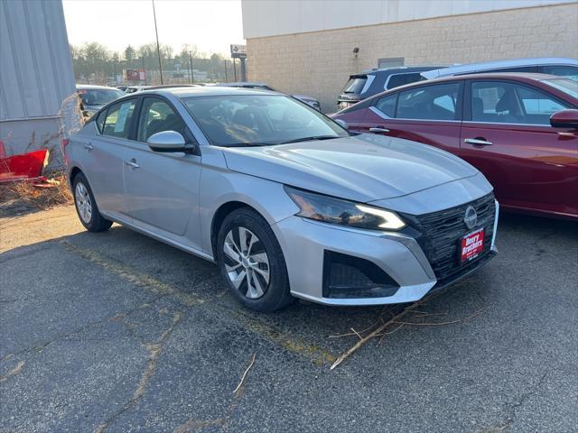 used 2023 Nissan Altima car, priced at $18,883