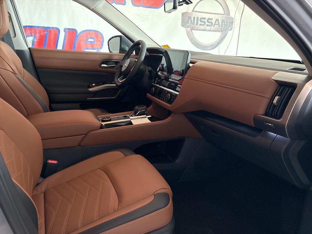 new 2025 Nissan Pathfinder car, priced at $47,008
