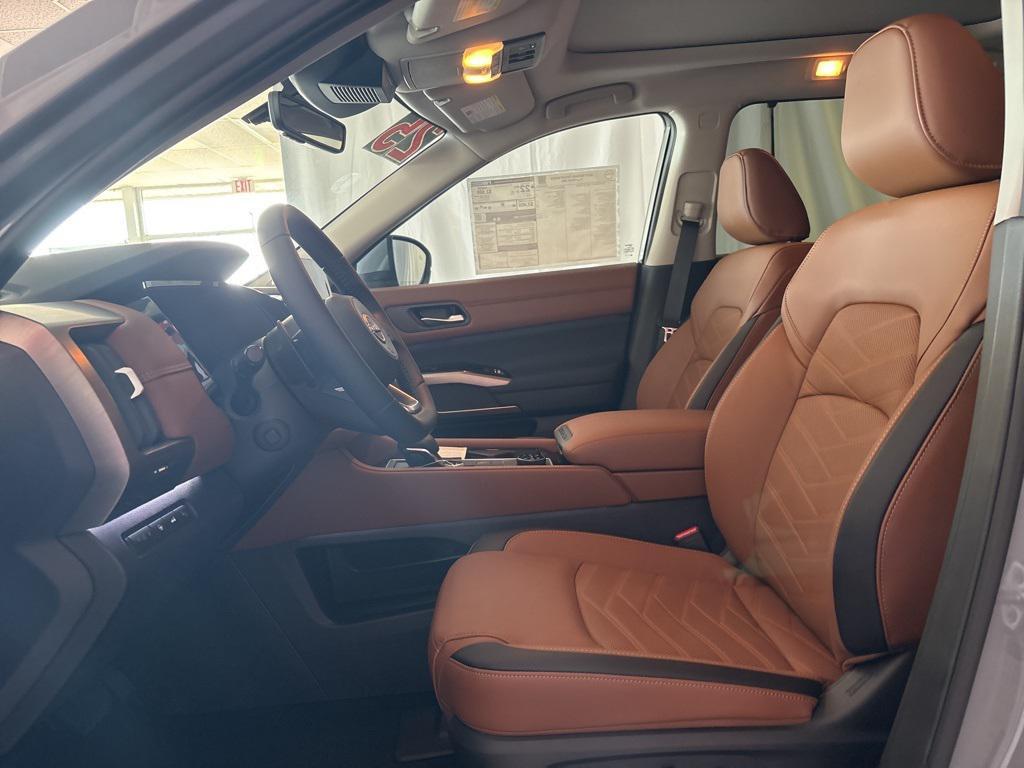 new 2025 Nissan Pathfinder car, priced at $47,008