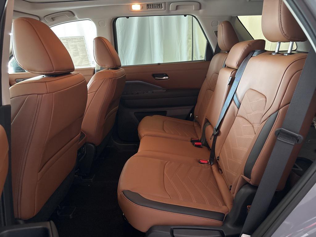 new 2025 Nissan Pathfinder car, priced at $47,008