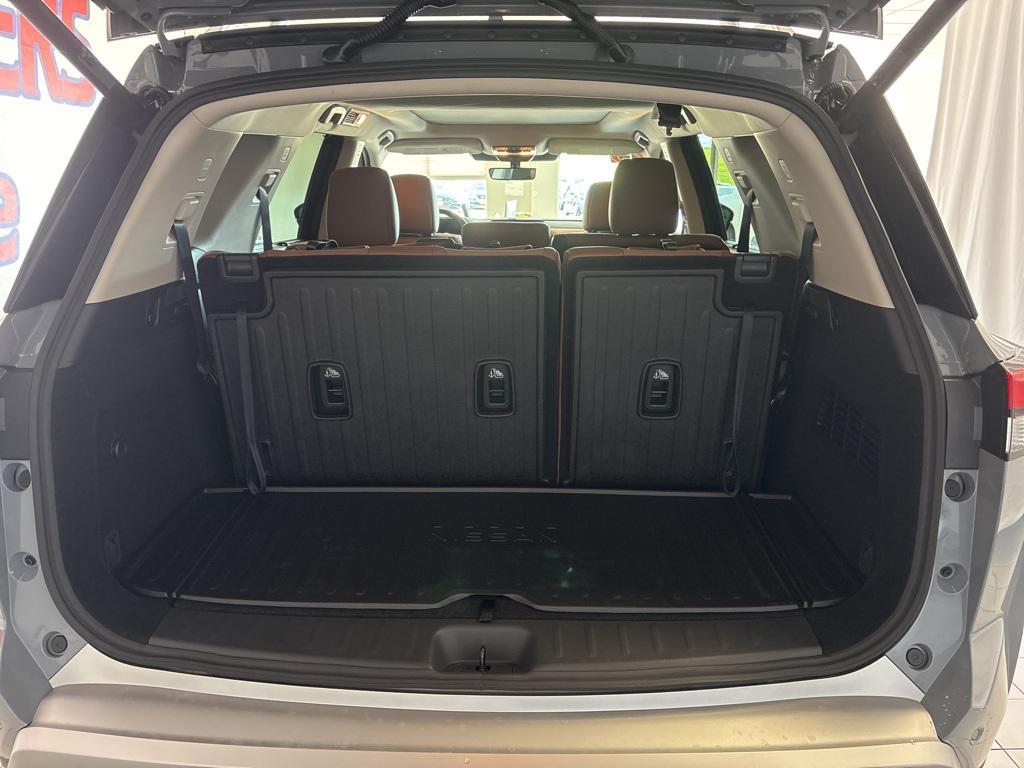 new 2025 Nissan Pathfinder car, priced at $49,535