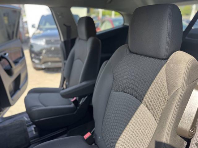 used 2012 Chevrolet Traverse car, priced at $7,995