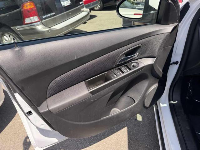 used 2014 Chevrolet Cruze car, priced at $7,500