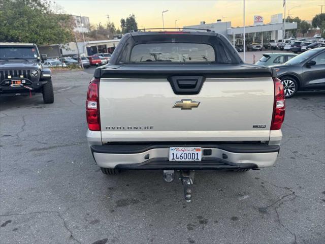 used 2007 Chevrolet Avalanche car, priced at $12,995