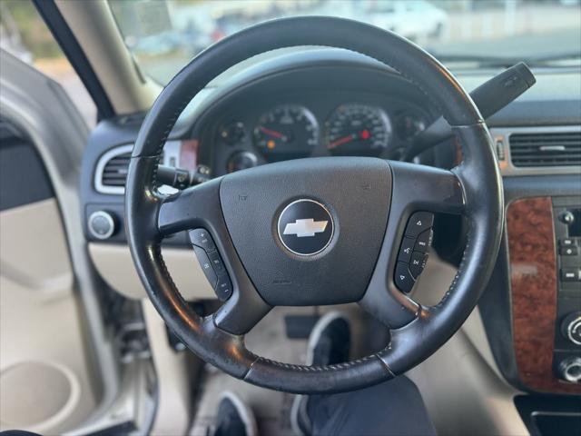 used 2007 Chevrolet Avalanche car, priced at $12,995