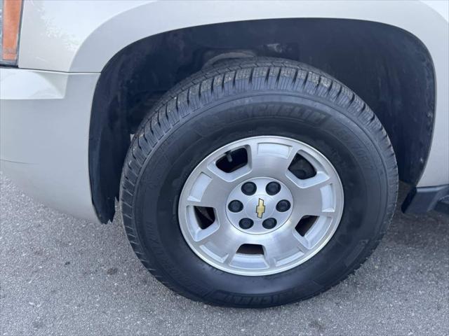 used 2007 Chevrolet Avalanche car, priced at $12,995