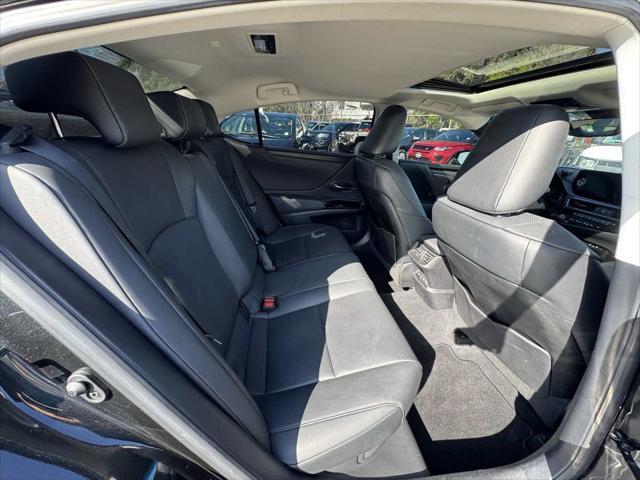 used 2022 Lexus ES 300h car, priced at $37,995