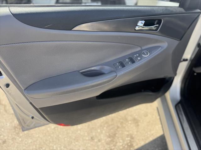 used 2015 Hyundai Sonata Hybrid car, priced at $7,900