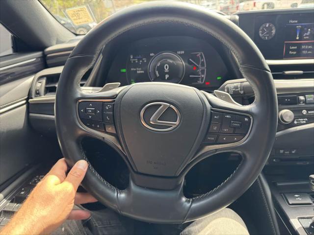 used 2021 Lexus ES 300h car, priced at $27,995
