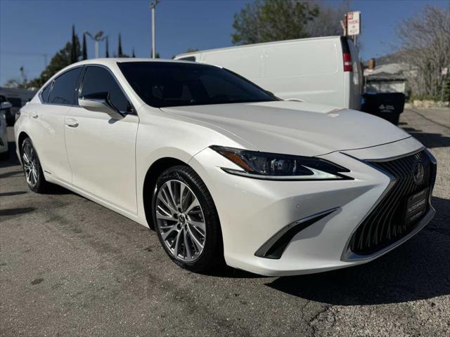 used 2021 Lexus ES 300h car, priced at $27,995