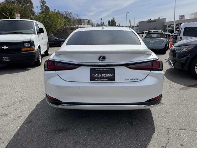 used 2021 Lexus ES 300h car, priced at $27,995