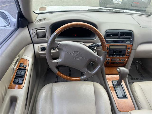 used 2000 Lexus ES 300 car, priced at $5,495