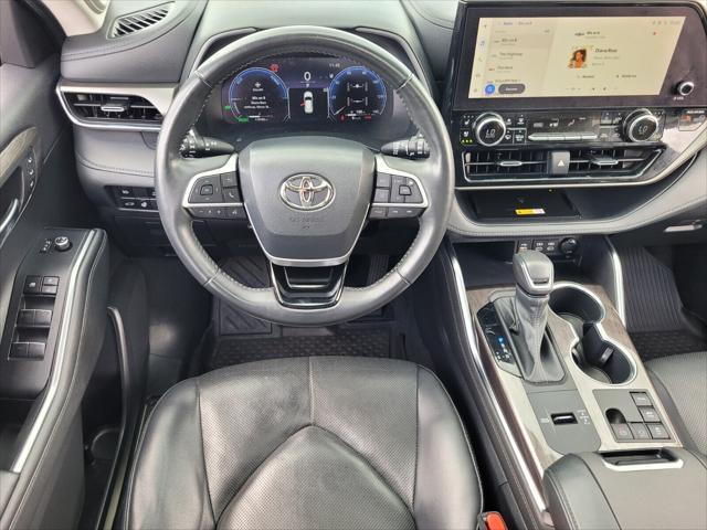 used 2023 Toyota Highlander Hybrid car, priced at $37,900
