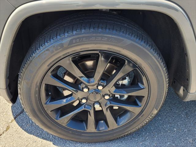 used 2022 Jeep Grand Cherokee car, priced at $27,349