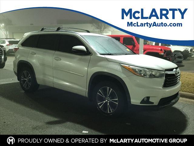 used 2016 Toyota Highlander car