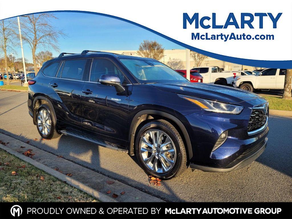 used 2021 Toyota Highlander Hybrid car, priced at $29,428