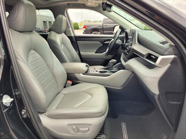 used 2021 Toyota Highlander car, priced at $29,148