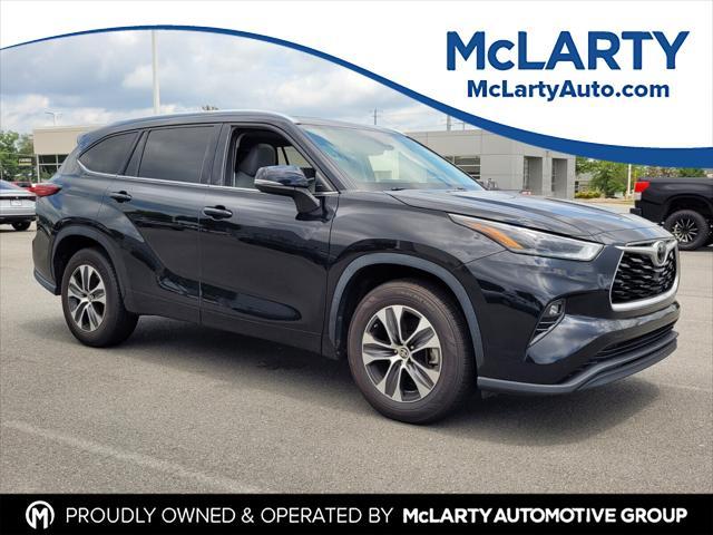 used 2021 Toyota Highlander car, priced at $29,148