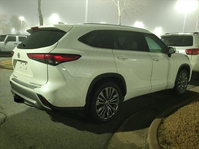 used 2021 Toyota Highlander car, priced at $45,990