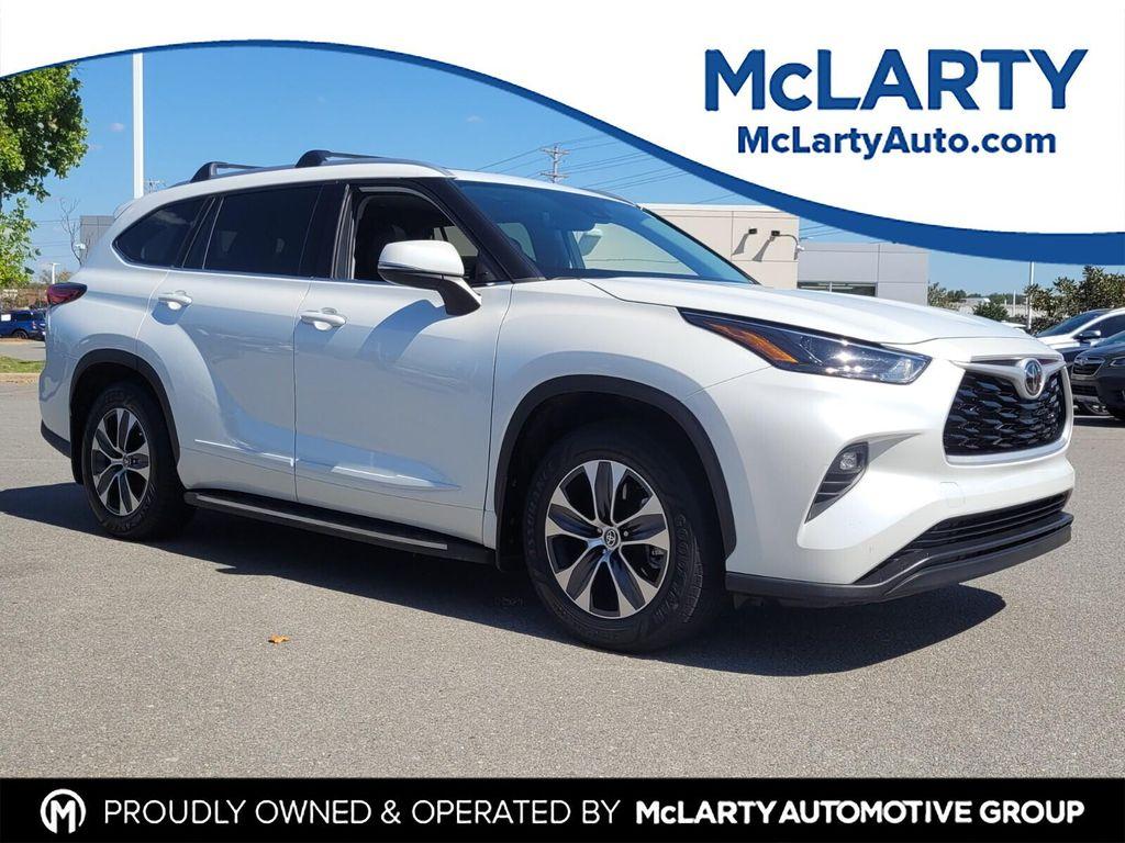 used 2022 Toyota Highlander car, priced at $27,871
