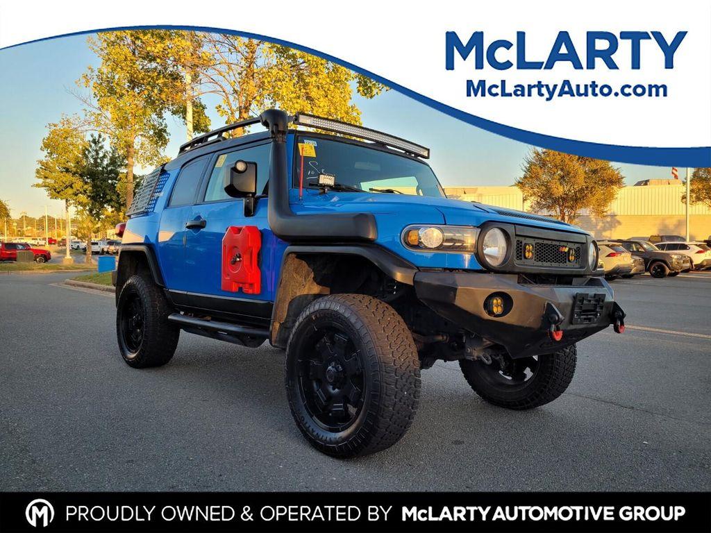 used 2007 Toyota FJ Cruiser car, priced at $10,833