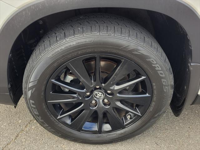 used 2019 Toyota Highlander car, priced at $26,389