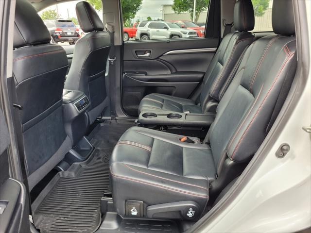 used 2019 Toyota Highlander car, priced at $26,389