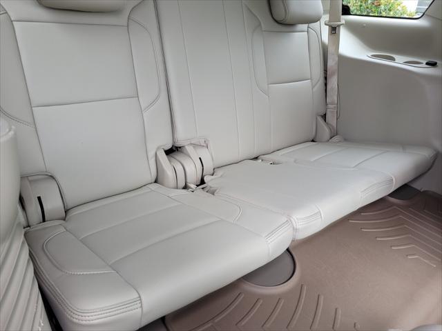 used 2019 GMC Yukon car, priced at $35,934