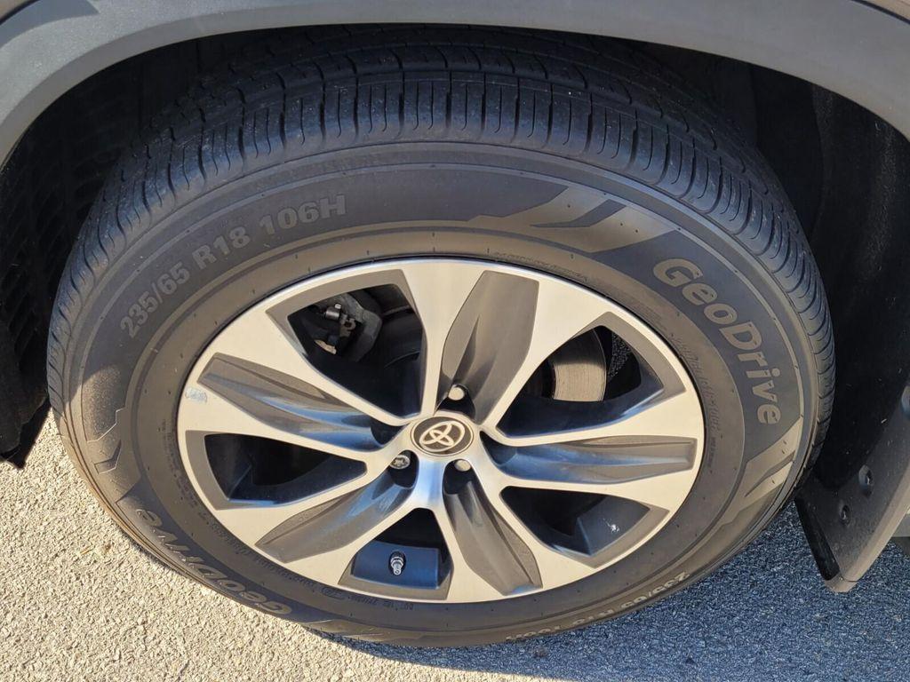 used 2021 Toyota Highlander car, priced at $33,389