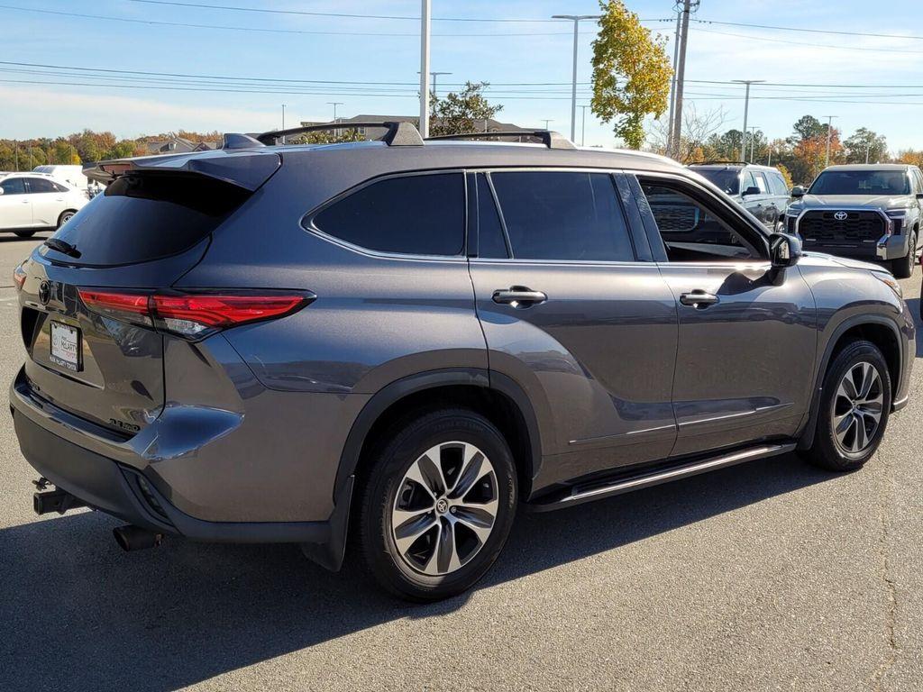 used 2021 Toyota Highlander car, priced at $33,389