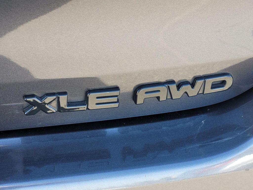 used 2021 Toyota Highlander car, priced at $33,389