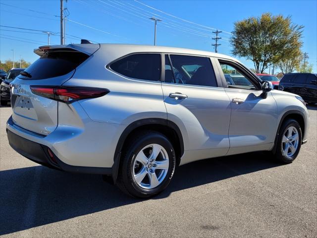 used 2024 Toyota Highlander car, priced at $38,642