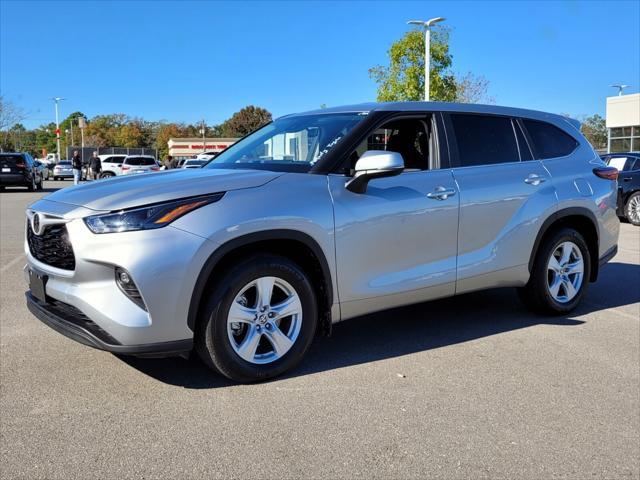 used 2024 Toyota Highlander car, priced at $38,642