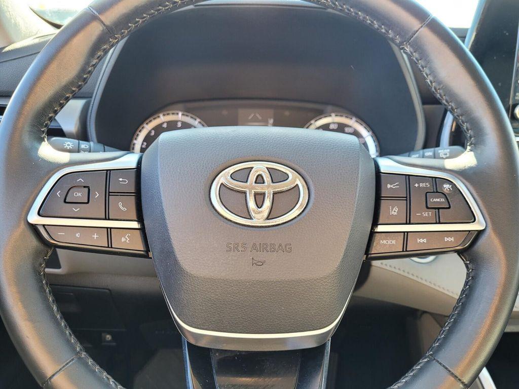 used 2020 Toyota Highlander car, priced at $27,573
