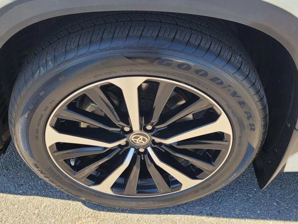 used 2021 Toyota Highlander car, priced at $32,000