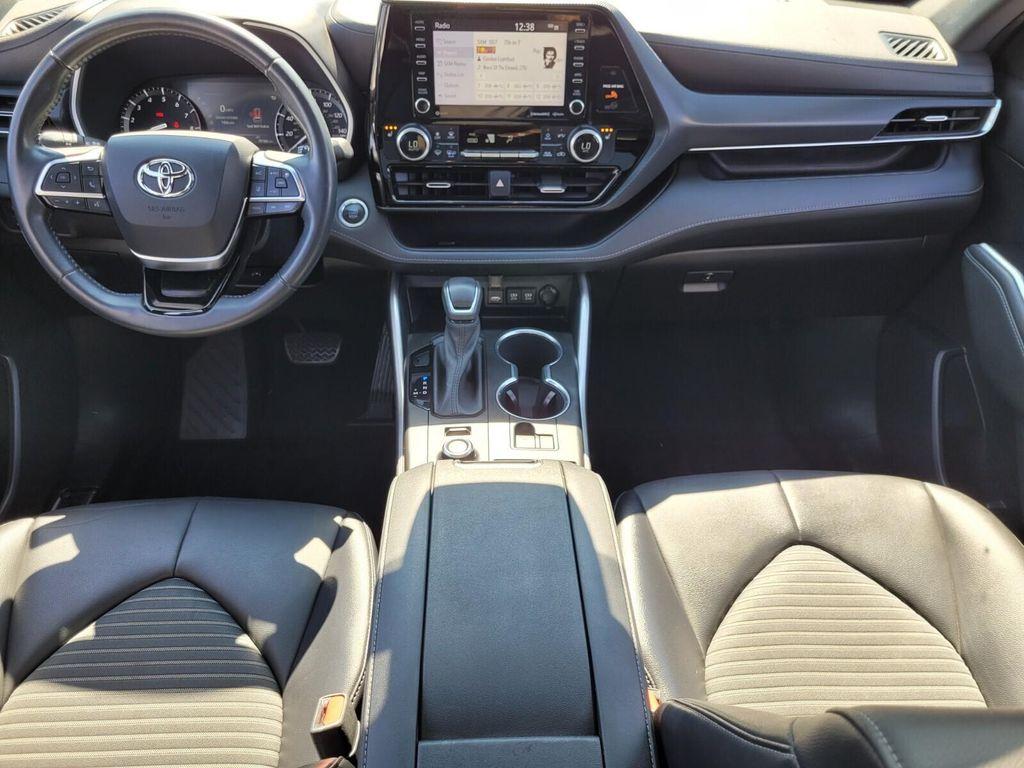 used 2021 Toyota Highlander car, priced at $32,000
